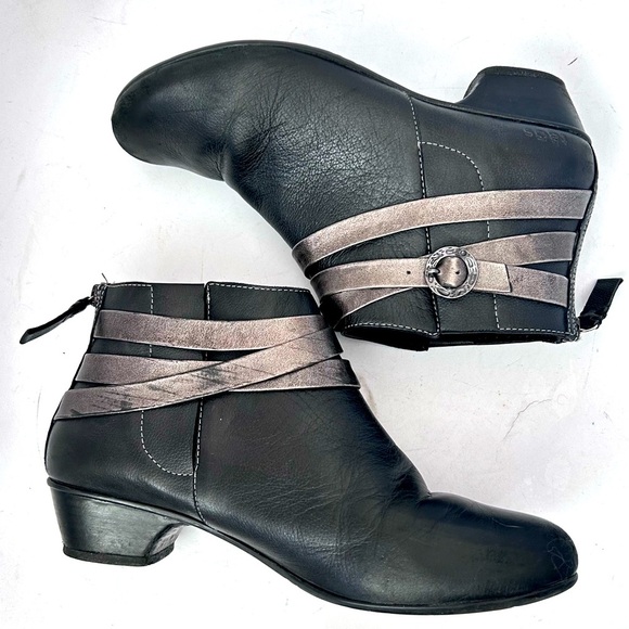 TAOS Bolero Ankle Boot Bootie Black Leather With Straps Buckle Size 10 - Picture 1 of 11